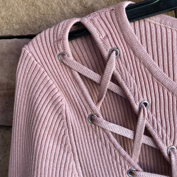 Guess Rose Bliss Pink ribbed knit sweater top NWT Large - Picture 4 of 11